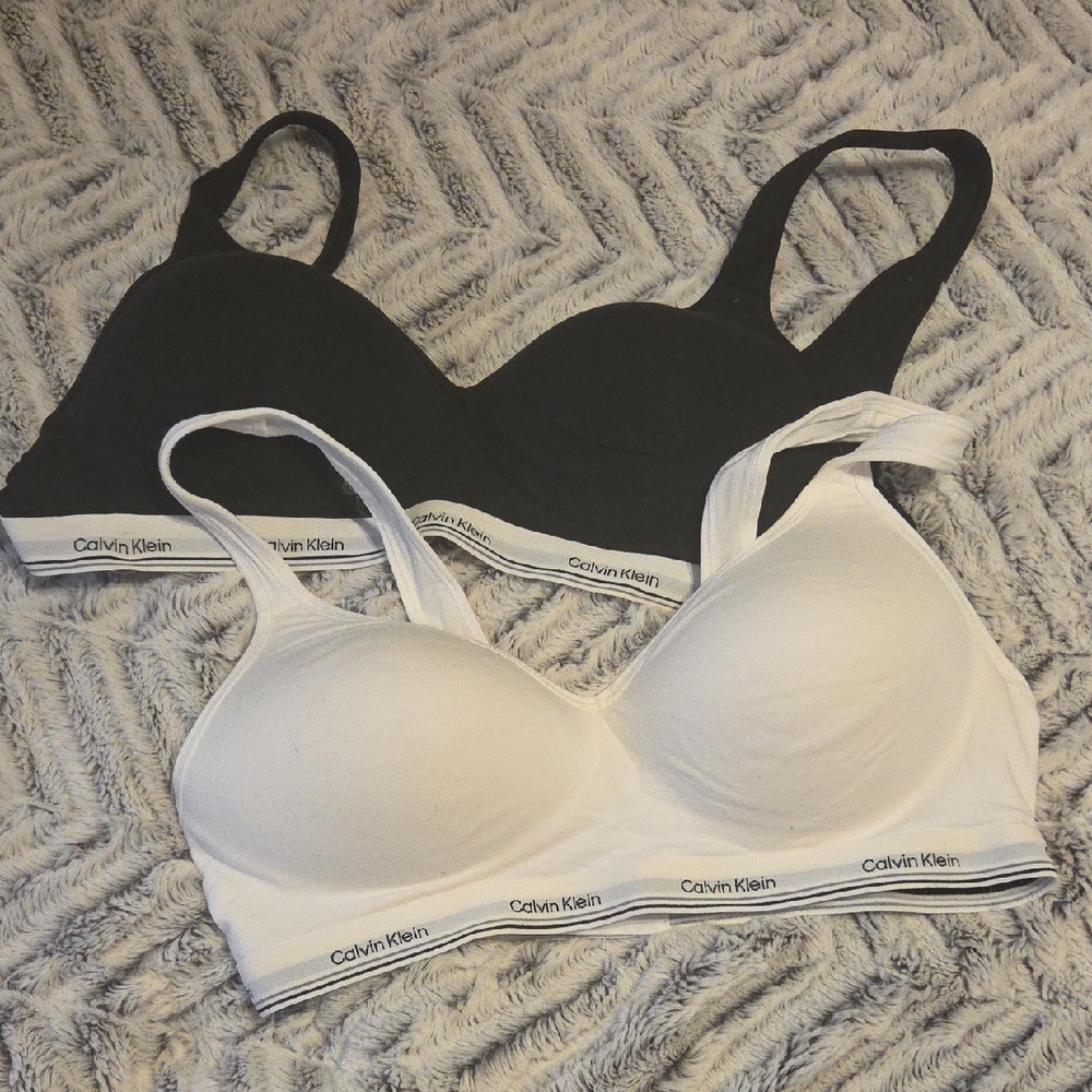 Calvin Klein Black and White Size Large Bras